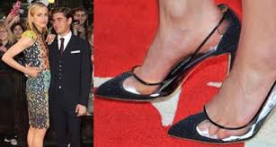 An american native, taylor schilling rose to fame as an incredible thespian, all thanks to her charming roles. Taylor Schilling S Height Outfits Feet Legs And Net Worth