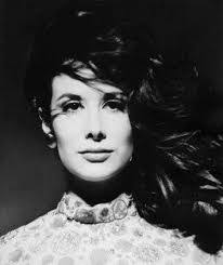 Marianne Mcandrew's Instagram, Twitter & Facebook