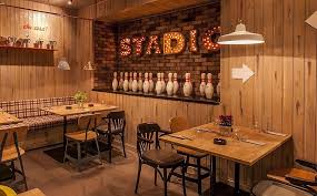 Strada xenofon este cea mai colorata strada din bucuresti. Restaurante De Top Stadio BucureÈ™ti