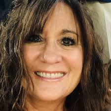 Kim Atchison's Instagram, Twitter & Facebook