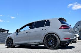 When you picture the quintessential hot hatchback, you probably think first of the volkswagen gti. Mk7 Vw Golf Gti Tcr Tuned To 330 Hp But What About Those Wheels Carscoops