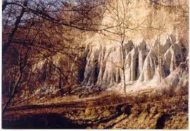 Piramidele din valea stancioiului ticket price, hours, address and reviews. Piramidele De PÄƒmant Din Valea StÄƒncioiului Un Fenomen Ciudat Calator Prin Lume