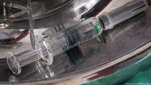 Image captionboth the uae and bahrain have already granted emergency use of the sinopharm vaccine for. Coronavirus Confusion Over Efficacy Of Chinese Vaccines Science In Depth Reporting On Science And Technology Dw 13 04 2021