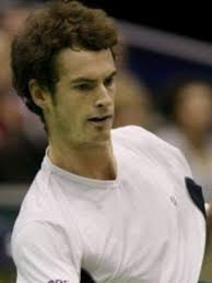 Le Britannique Murray domine, l'Australien Hewitt surprend