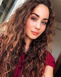 Ho capelli spessi, folti e abbast secchi li asciugo sia lisci che ricci, con diffusore. Asciugare I Capelli Al Sole Fa Male Come Avere Una Chioma Sana Al Mare