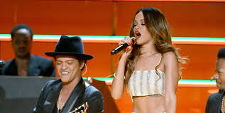 Bruno mars height weight and body measurements bruno mars height height in feet: 31 Times Bruno Mars Was The Shortest Person In The Room