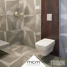 Burada Kac Ucgen Var Aklimizda Deli Sorular Mcm Den Ucgen Motifli Seramik Trigon Ahsap Yazili Duz Dekor Ile Muzir Mekanlar Yaratiyo Seramik Dekor Banyo