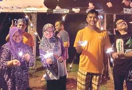 Sambutan hari raya vol 2 sg besar. Tradisi Kampung Di Kampus