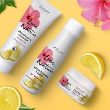 Oriflame memiliki berbagi jenis produk kosmetik, salah satu yang paling banyak diminati adalah sabun cuci muka dan pembersih wajah. Love Nature Brightening Hibiscus Flower Lemon