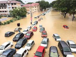 The flood situation in penang has worsened with flood waters rising to about 10 to 12 feet in bandar baru air itam. Flash Flood Hits Penang Sam Kam Real Estate