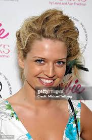 1,997 Benefit For The Los Angeles Mission Stock Photos, High-Res Pictures,  and Images