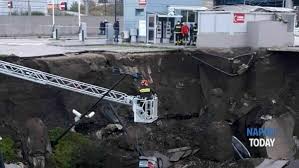 Esplosione nella notte nel parcheggio dell'ospedale del mare di ponticelli a napoli. Duyuumzu3vtrlm