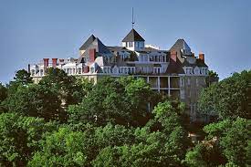 If These 10 Hotels Around The World Look Scary That S Because They Are Eureka Springs Arkansas Crescent Hotel Eureka Springs Arkansas Travel