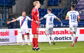 Średnio w bezpośrednich meczach pada 2.60 goli. Skrot Meczu Wisla Krakow Rakow Czestochowa 1 2 Rks Rakow Czestochowa Oficjalna Strona