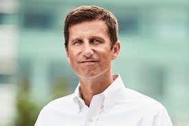 Tech Impact에서 Peter Kosak이 현재와 미래를 위한 오디오 경험에 대해 이야기하였습니다.