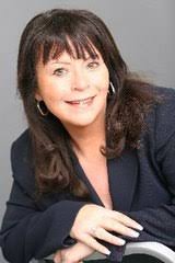 Diane Polis's Instagram, Twitter & Facebook