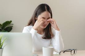 眼睛突然模糊怎麼辦？認識眼矇原因及改善眼睛模糊方法】 – 御藥堂