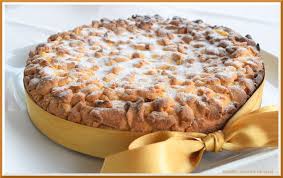 Versare la crema ancora calda nel tegame, livellare con un cucchiaio. Crostata Alla Crema Pasticcera E Mele Caramellate Ricette Amore E Fantasia