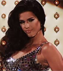 Elsa Carrera's Instagram, Twitter & Facebook