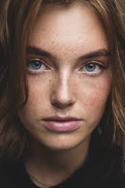 Céline Bethmann by Jana Schuessler