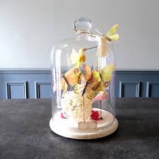 Realiser Une Cloche Decorative Pour Le Printemps Cloche Decorative Cloche En Verre Deco Cloche En Verre