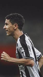 Guilherme antonio arana lopes (born 14 april 1997), known as guilherme arana, is a brazilian professional footballer who plays as a left back for atlético mineiro, on loan from sevilla. Dizuus Ferreiradavi2006 Perfil Pinterest