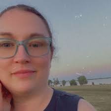 Diane Bohnert's Instagram, Twitter & Facebook