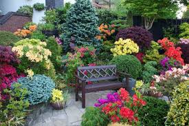Four Seasons Garden The Most Beautiful Home Gardens In The World Most Beautiful Places In T Beautiful Flowers Garden Home Garden Images Small Garden Design