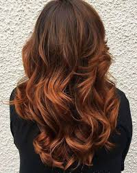Coupe de cheveux, cheveux courts bruns, cheveux bruns. Balayage Cuivre Dans Notre Salon De Coiffure Pres Du Quartier Des Catalans A Marseille Salon De Coiffure Pas Cher A Marseille 7 Louna Rose