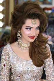 Pin By A K On Makeup Looks Bridal Jewelry Engagement Hairstyles Pakistani Bridal Hairstyles Indian Wedding Hairstyles