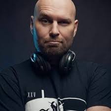 Stream Miley Cyrus vs. Gloria Gaynor