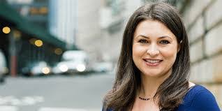 Lauren Hanrahan's Instagram, Twitter & Facebook