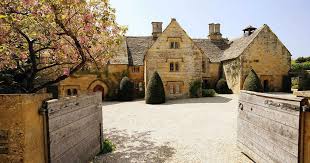 Narrow down your options by choosing what's most important to you, such as number of bedrooms and bathrooms, price range, location, pet policy and more. Large Houses For Rent Uk Big House Experience