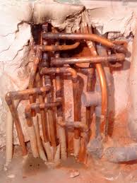 * a poids égal, un fil en aluminium conduit 2,1 fois plus d'électricité qu'un fil en cuivre et 18 fois plus qu'un fil en acier. Nourrices Du Siecle En Cuivre Pour Plomberie Et Chauffage Page 1 Cafe Du Site Plombiers Reunis
