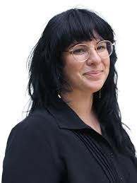 Adrienne Peters's Instagram, Twitter & Facebook