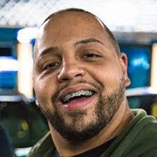 Andy Ortiz's Instagram, Twitter & Facebook