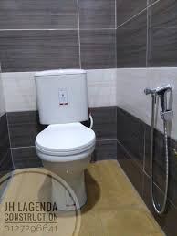 Bilik tetamu juga mempunyai bilik air yang terdapat di dalam bilik, jadi mereka tak perlu keluar dari bilik untuk mandi. Facebook