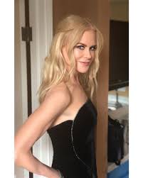 妮歌‧潔曼 ( nicole kidman ) 簡介： 西班牙導演艾美尼巴廿七歲拍了《變臉驚情》( open your eyes )，湯告魯斯( tom cruise ) 買下版權，翻拍成《魂離情外天》( vanilla sky )，而艾美尼巴亦順利登陸荷李活，拍了這片，還邀得妮歌潔曼主演。 52æ­²å¦®å¯åŸºå«šåˆæƒ³ç•¶åª½ çˆ† æ­£åœ¨è¾¦æ‰‹çºŒ ç™¼è¨€äººé€™æ¨£å›ž å¨›æ¨‚æ˜Ÿèž ä¸‰ç«‹æ–°èžç¶²setn Com