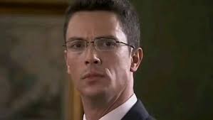 Dans la Patrona résumé en français sur Nouvelle TV 1)Ramiro Chacón : le  cauchemar d'Antonia et Anibal Anibal pouvait mou*rir aujourd'hui même, la  situation le dépassait déjà. 2) Antou a quand même