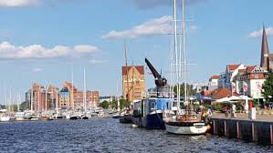 Ein traditionsverein aus der wunderschönen hansestadt rostock. Bilder Stadthafen Rostock Reisetipps