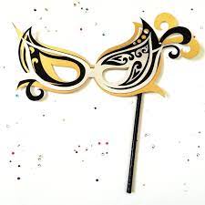 Every mask on this page is a masquerade ball mask, whether it's a venetian, domino, or face mask. Pretty Masquerade Mask Diy 100 Directions