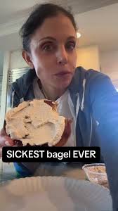 WOW. French toast bagel is ELITE 😍😱🥯 #bagel #frenchtoast  #frenchtoastbagel #creamcheese #sugarcreamcheese #bagelcreamcheese  #breakfast #amazingbreakfast