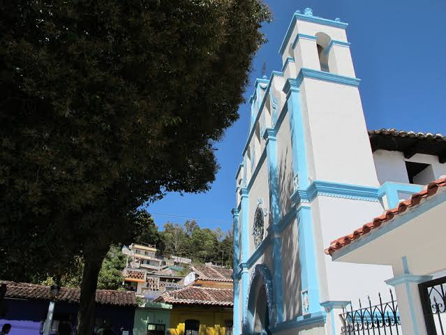 Resultado de imagen de Iglesia Milagrosa san cristobal de las casas"