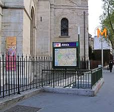 File Alesia Metro Station In The 14th Arrondissement Paris April 2014 Jpg Station De Metro Paris Metro