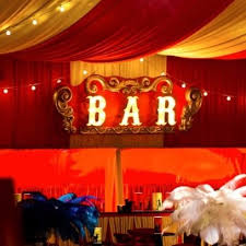 Circus bar es un restaurante especializado en comida mediterránea y las famosas pizzas artesanales hechas en horno de leña. Circus Bar Sign Hire And Style Hire And Style