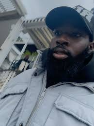 Not just pictures, but memories in motion.🌚, 🧢: @rudmerchgh , 👕 👟 :  @dickys_collection_, 🎵: @alorgisarebel