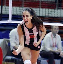 Yağmur mislina kılıç (born 30 may 1996) is a turkish volleyball player for kale 1957 spor and the turkish national team. Yagmur Mislina Kilic Added A New Photo Yagmur Mislina Kilic