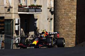 La vettura del messicano si è fermata durante il giro di formazione, ma è improvvisamente ripartita, portando perez fino al quinto posto. P2vwameakncnsm