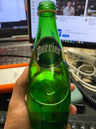 Perrier is a french brand of natural bottled mineral water captured at the source in vergèze, located in the gard département. å·´é»Žæ°´hashtag On Twitter