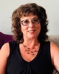 Elizabeth Selph's Instagram, Twitter & Facebook